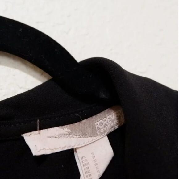 Forever 21 fit and flare blouse with lace and collar detail - Picture 5 of 5